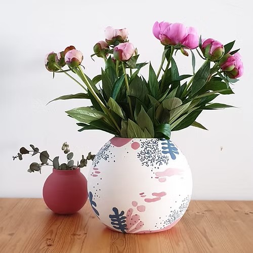 Yahalomis-Aquarium Vase, with illustrations